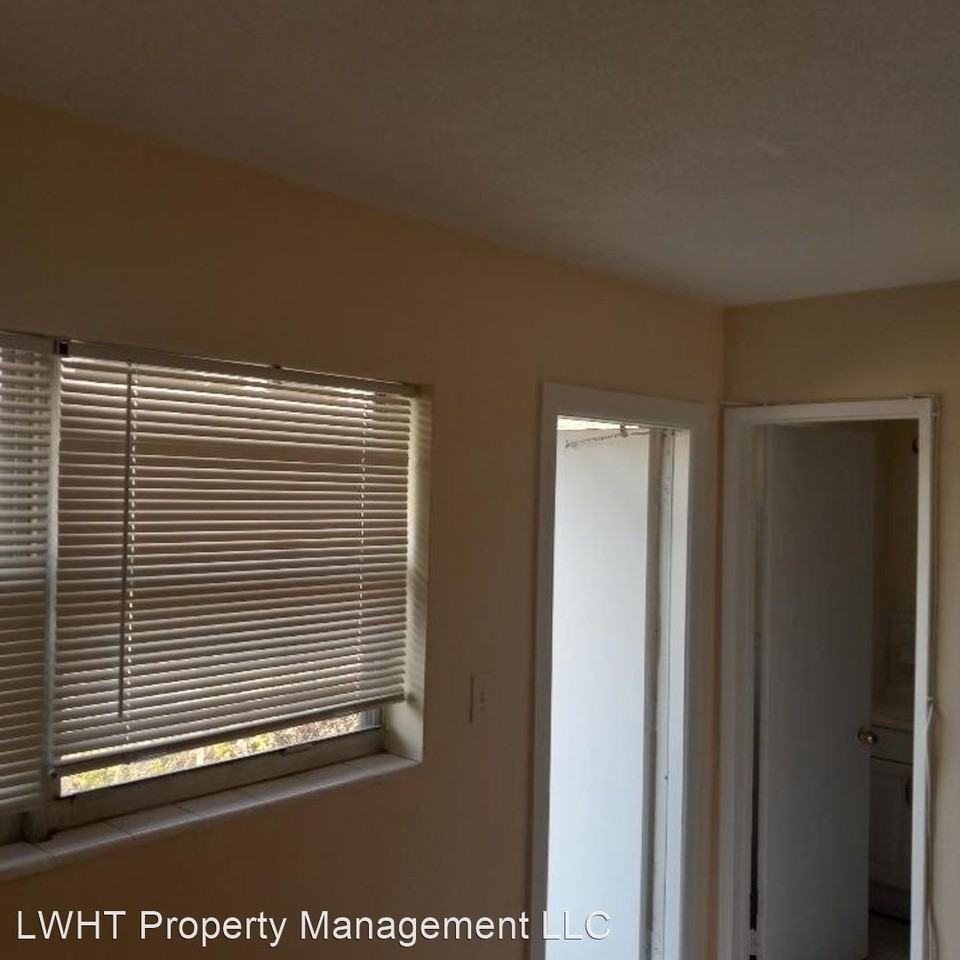 1030 NW 3rd ave - Photo 2 of 7