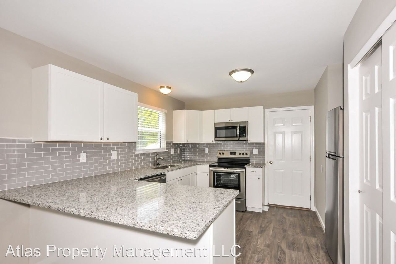 1828 Pine Tree St - Photo 3 of 15