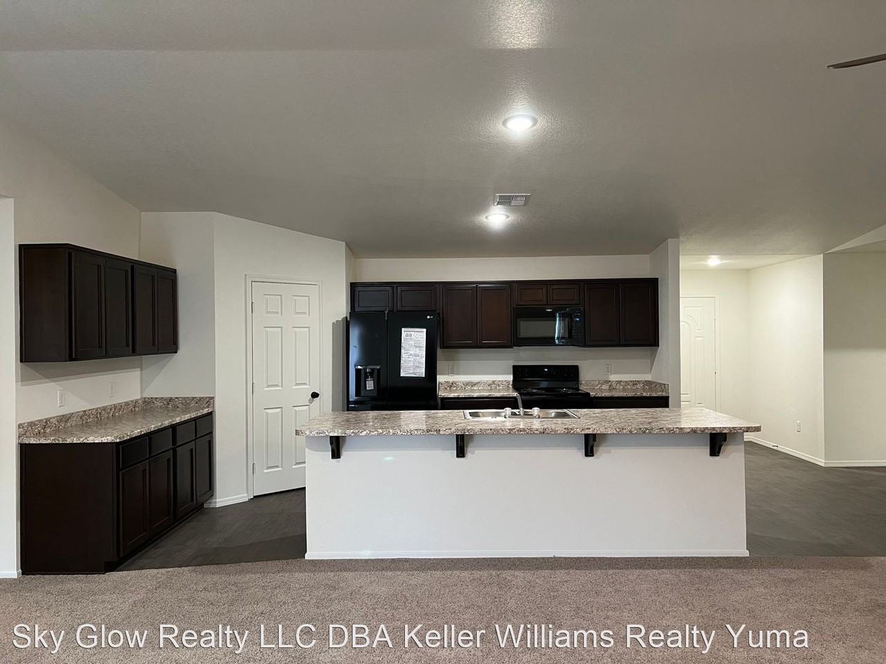 7613 E 43rd St - Photo 3 of 29