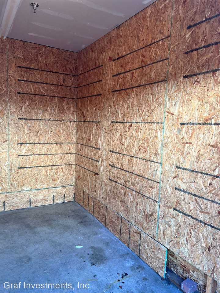 1518 N Brook Ct - Photo 2 of 18