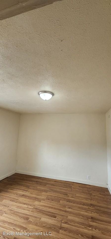 310 E Battell St - Photo 3 of 8
