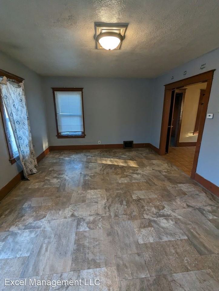 510 10th St - Photo 3 of 7