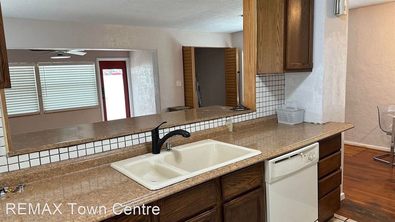 1612 E Central Blvd - Photo 3 of 12