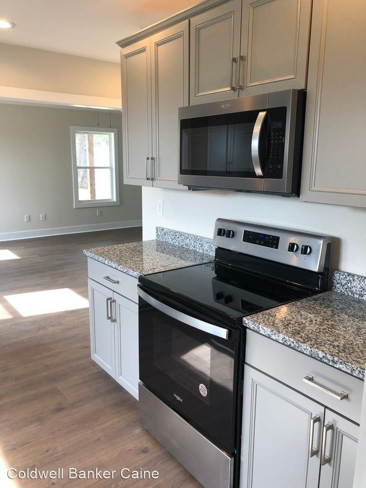 300 State Park Rd - Photo 2 of 19