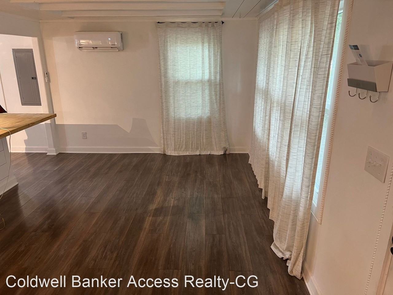 903 Pine St - Photo 2 of 10