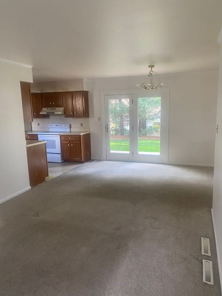 3213 Maplecrest Ter - Photo 2 of 17