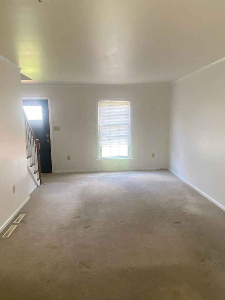 3213 Maplecrest Ter - Photo 3 of 17