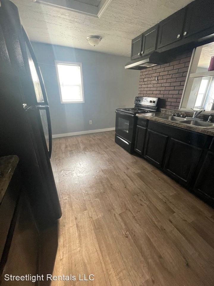 704 S 24th St - Photo 2 of 14