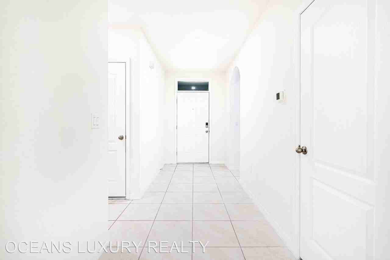 289 Sunset Point Dr - Photo 3 of 49