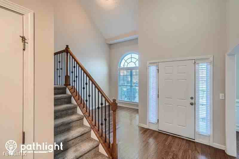 2725 Marisol Way - Photo 3 of 22
