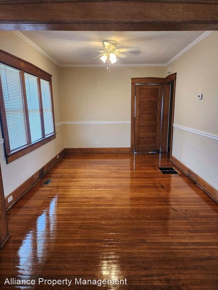 1008 S Randolph St - Photo 3 of 10