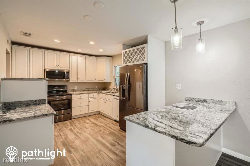 3016 W Robson St - Photo 3 of 23
