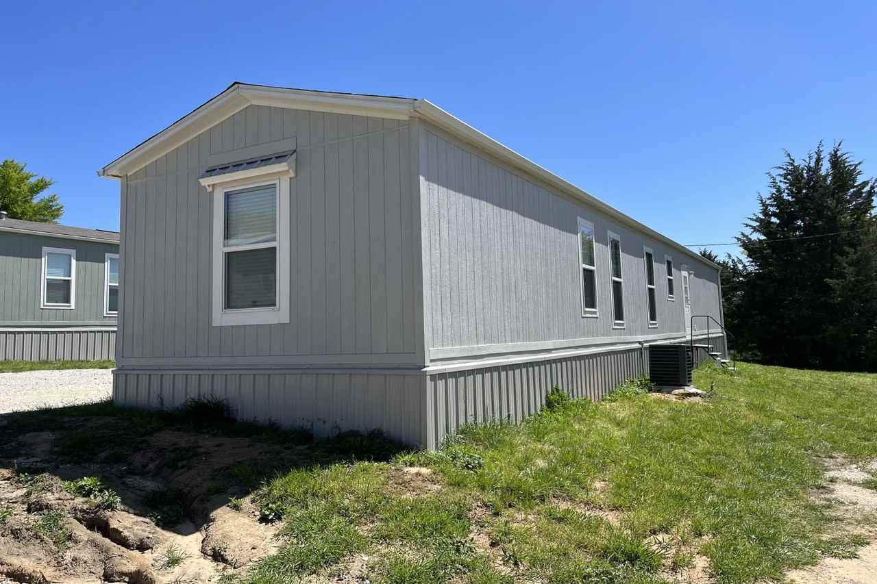 9273 Texoma Park Rd - Photo 2 of 40