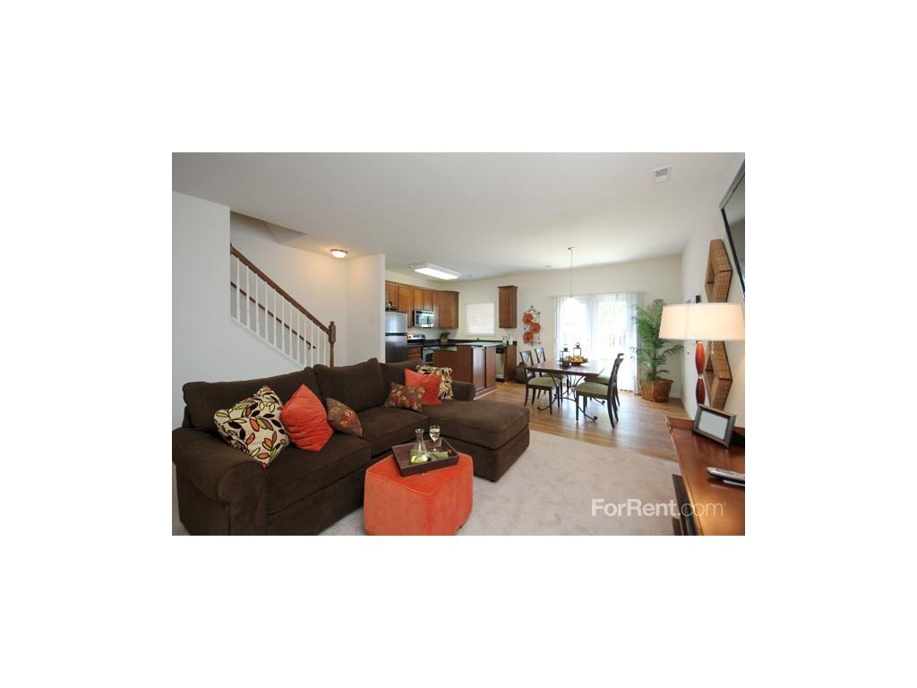 Rivermont Crossing Apartments and Townhomes - Photo 2 of 19