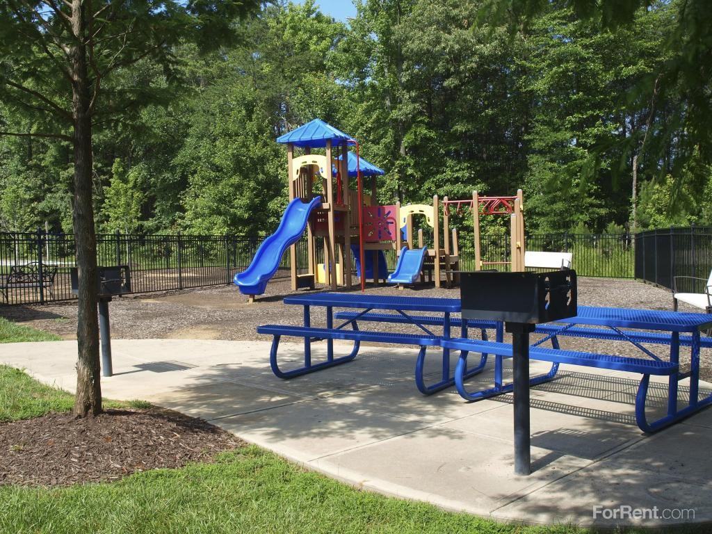 Rivermont Crossing Apartments and Townhomes - Photo 3 of 19