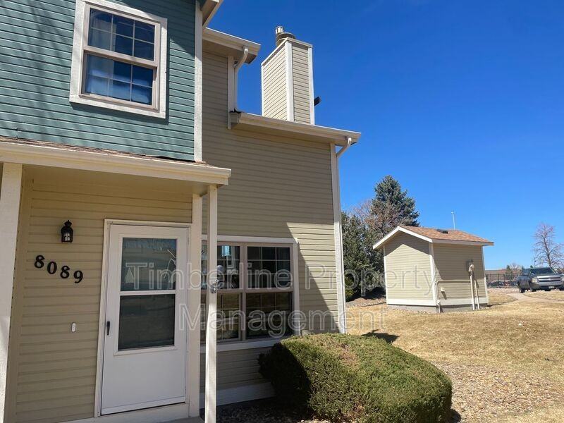 8089 Lexington Park Dr - Photo 2 of 14