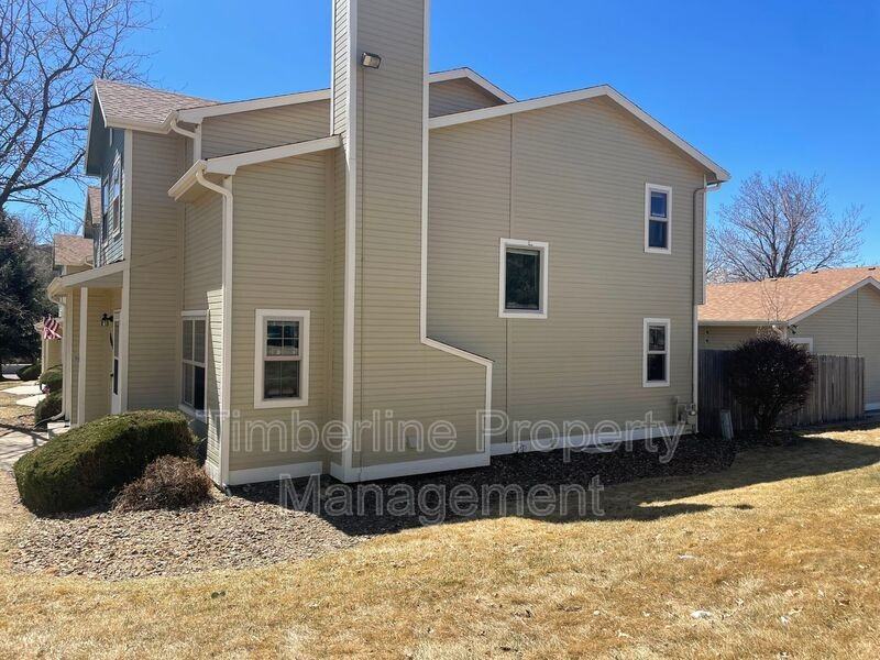8089 Lexington Park Dr - Photo 3 of 14