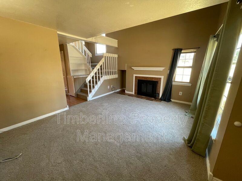 8089 Lexington Park Dr - Photo 4 of 14