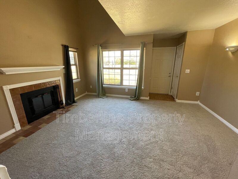 8089 Lexington Park Dr - Photo 5 of 14