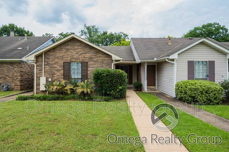 548 Hollow Wood Rd - Photo 2 of 11