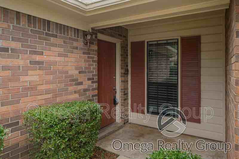 548 Hollow Wood Rd - Photo 4 of 11
