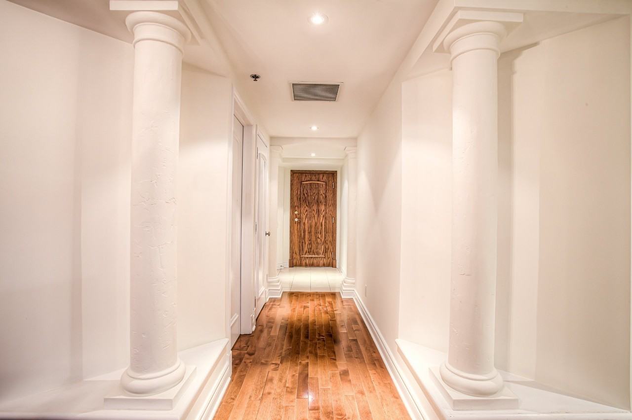 1605 Av Du DocteurPenfield, Montréal, QC H3H 1B2 1 Bedroom Condo for