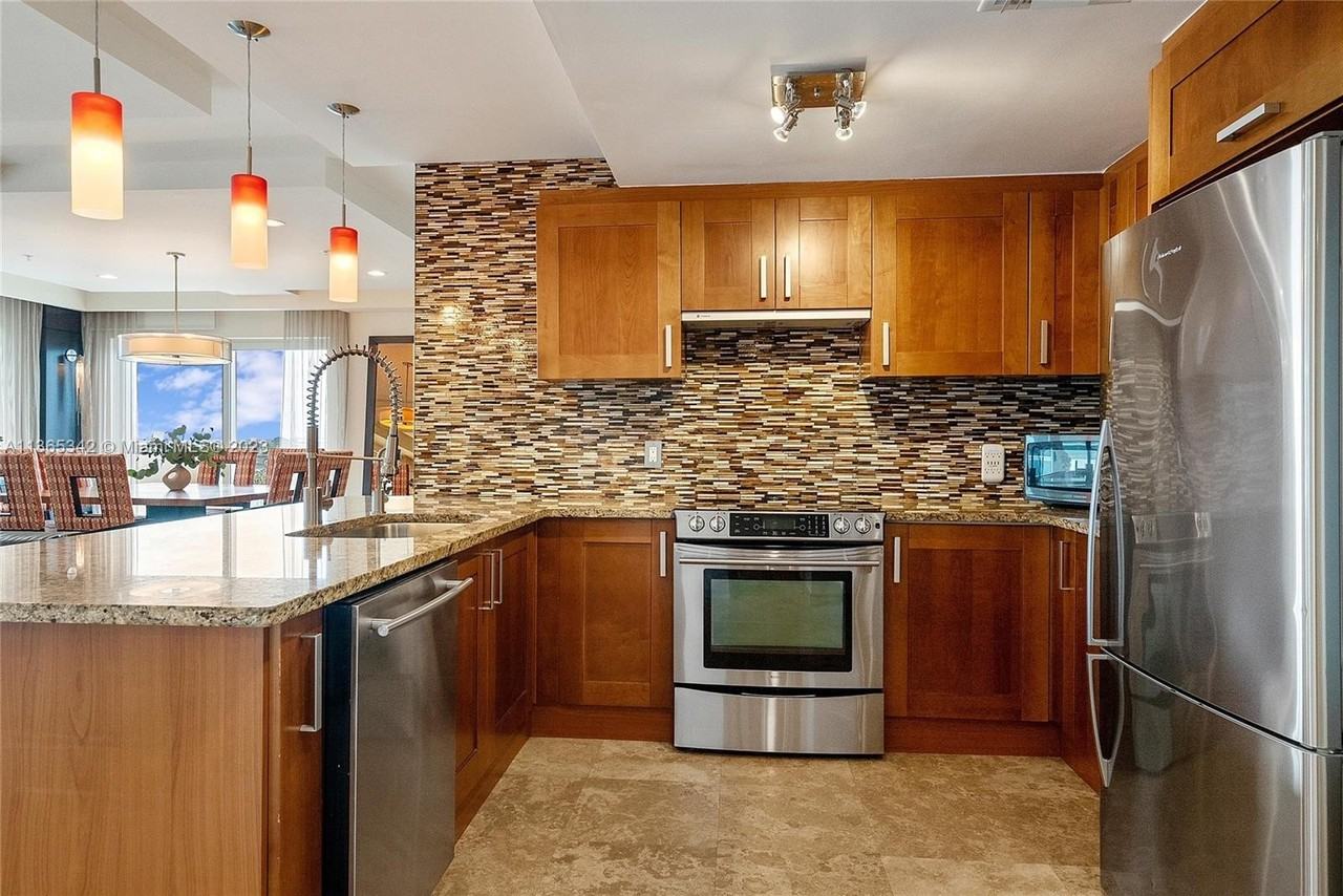 9499 Collins Ave #PH07 - Photo 3 of 35