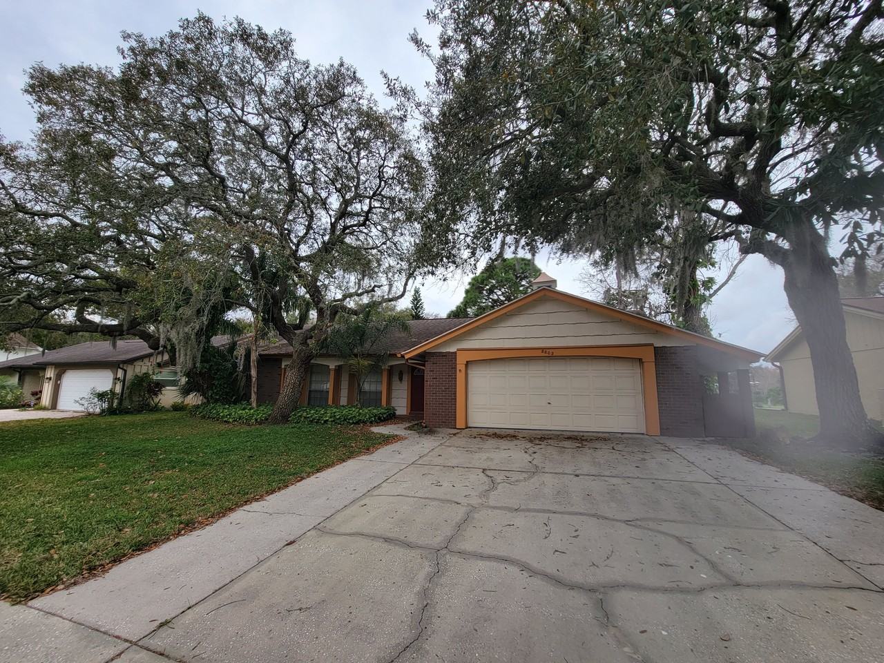 8802 Mill Creek Ln - Photo 2 of 31