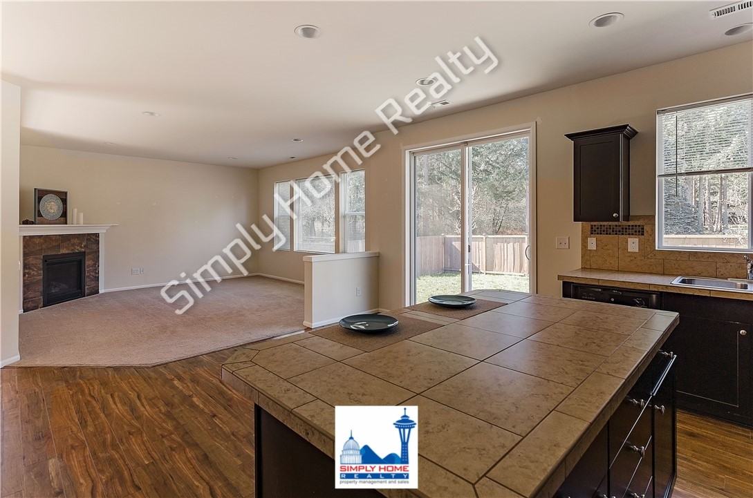 3103 Eagle Loop Ne - Photo 4 of 26