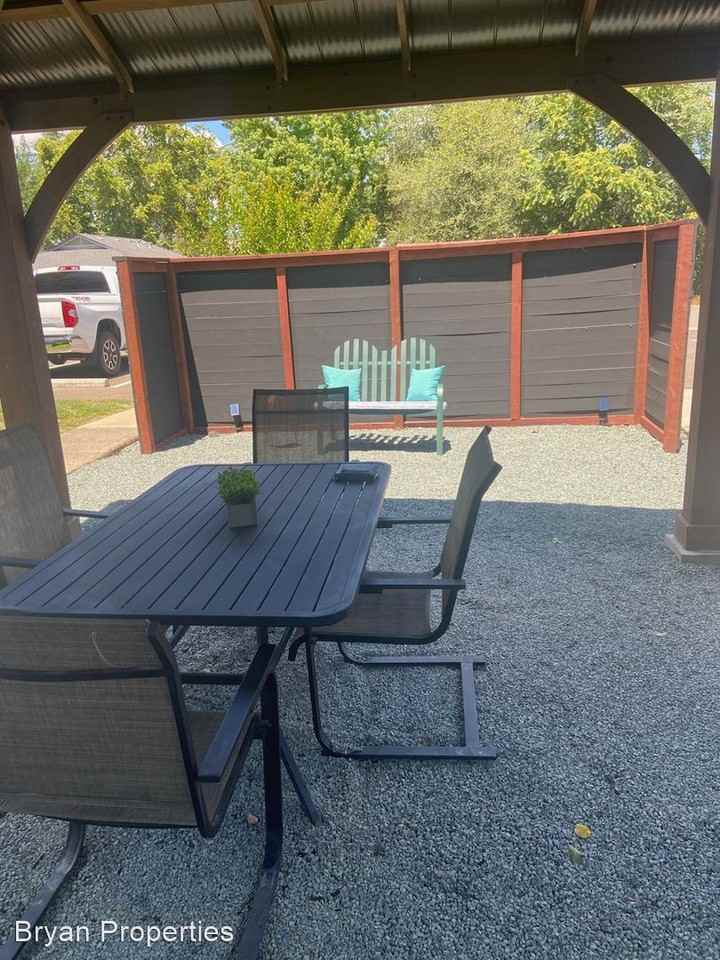 705-707-709 Mormon st - Photo 2 of 12