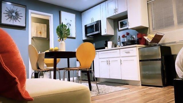 731 Quail St #B - Photo 2 of 7