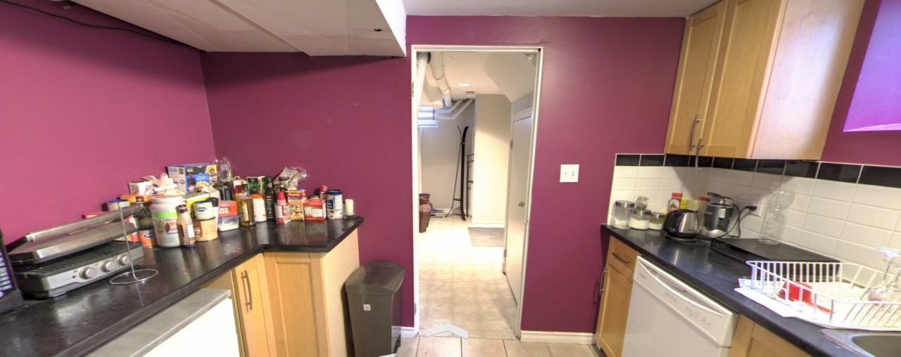 28 Hales Crescent - Photo 2 of 5