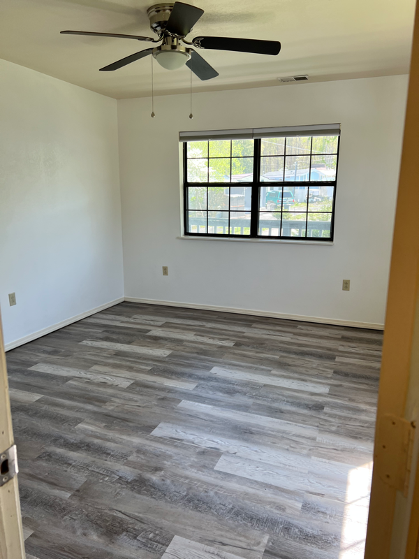 5346 Parkway E - Photo 3 of 6