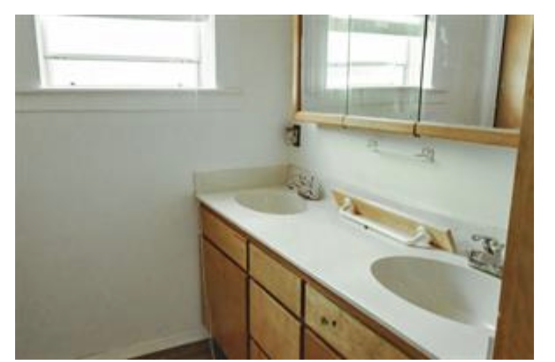 423 Elm St - Photo 3 of 8