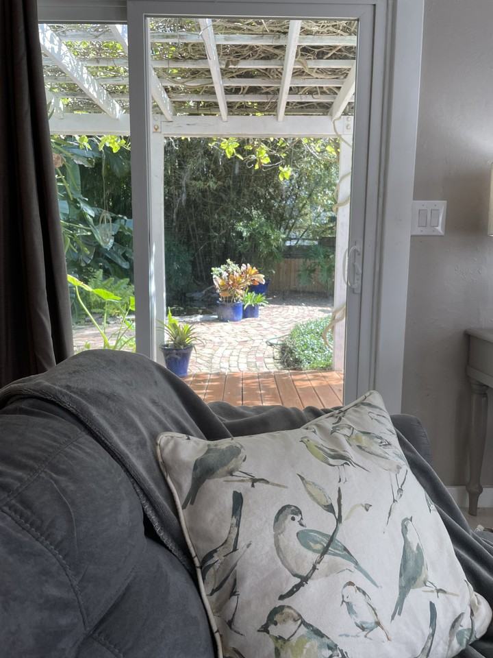 1751 Floyd St - Photo 3 of 9