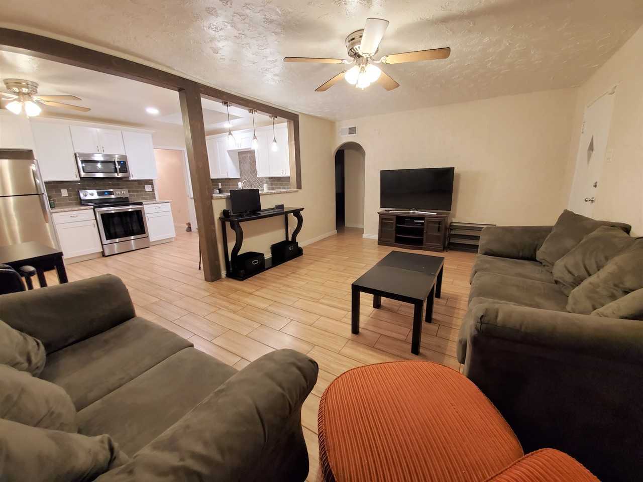 1062 E Glenn St #NA - Photo 2 of 21