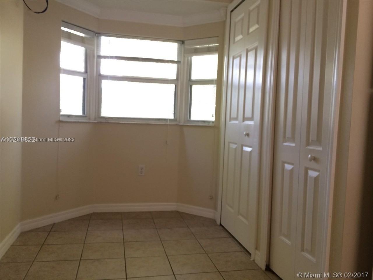 VENETIA GARDEN 2 - Photo 2 of 7