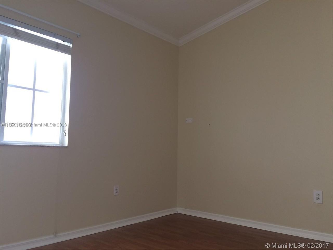 VENETIA GARDEN 2 - Photo 3 of 7