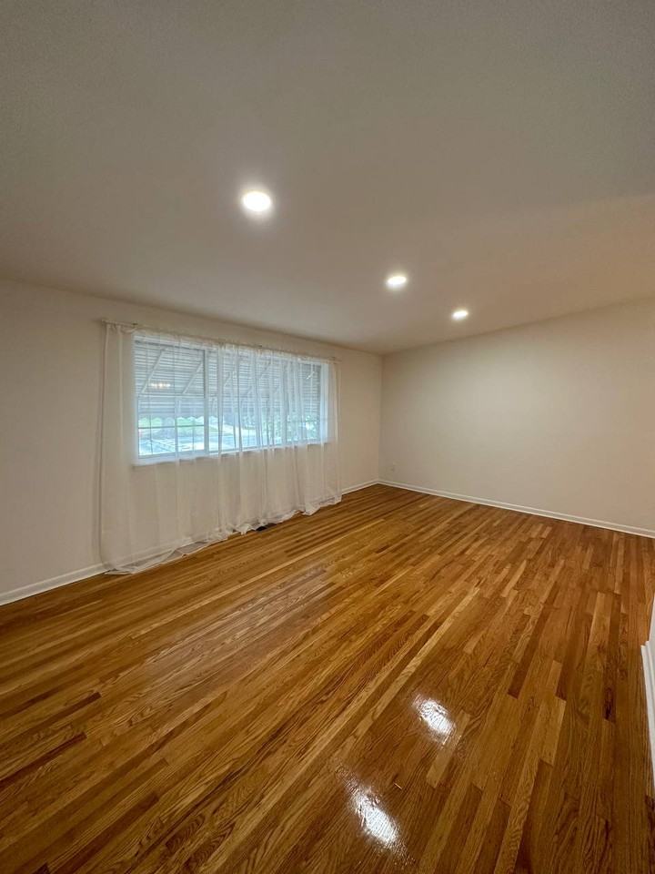 435 Rennard St #2 - Photo 4 of 16