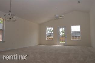 15107 Cedar Springs Dr - Photo 2 of 11