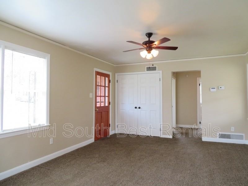 1445 Catherine St - Photo 2 of 7