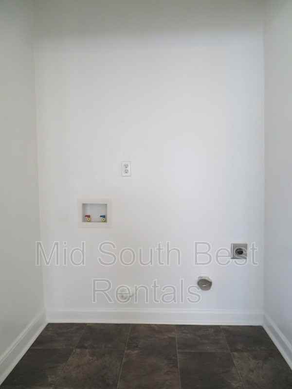 1445 Catherine St - Photo 6 of 7