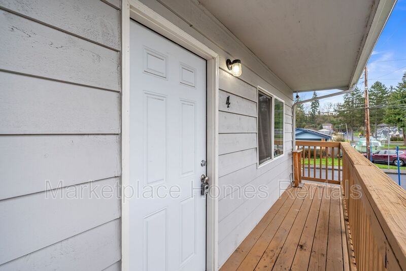 105 Harris St - Photo 2 of 17