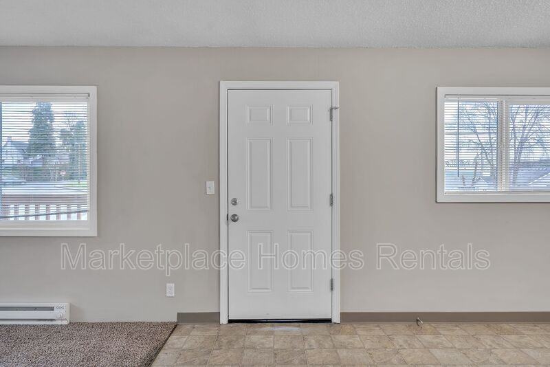 105 Harris St - Photo 3 of 17