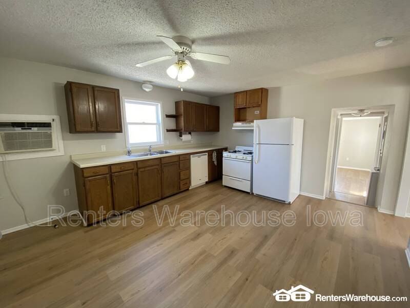 545 1/2 6th St - Photo 2 of 10