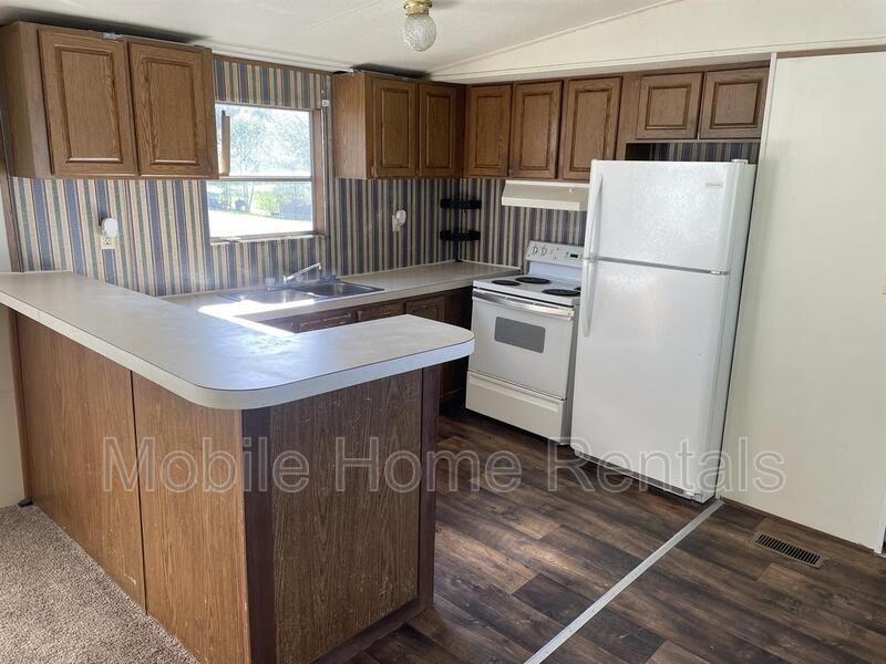 3229 Idlewild Dr - Photo 3 of 9