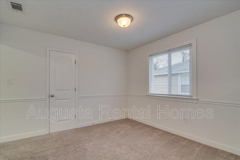 4015 - Photo 7 of 24