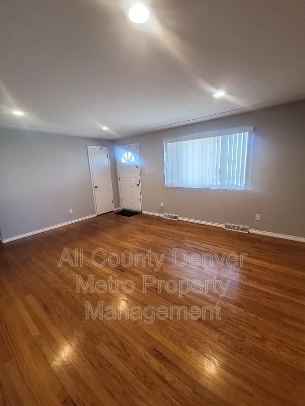 5615 Jellison St - Photo 3 of 20