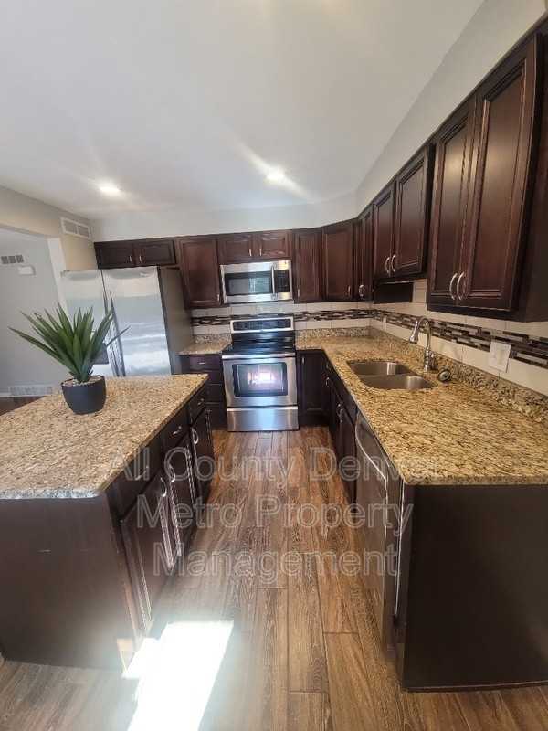 5615 Jellison St - Photo 6 of 20