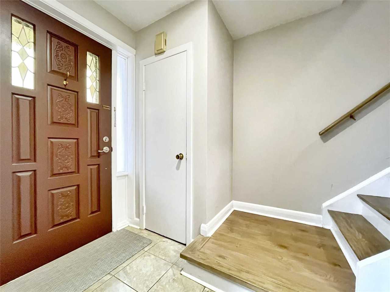 208 Zelda Crescent ## - Photo 3 of 6